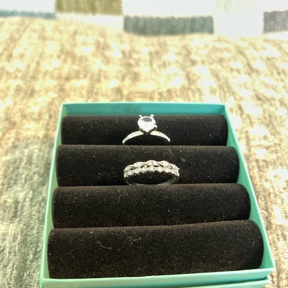 Size 7.5 Fashion Ring Set - Picture 6 of 8